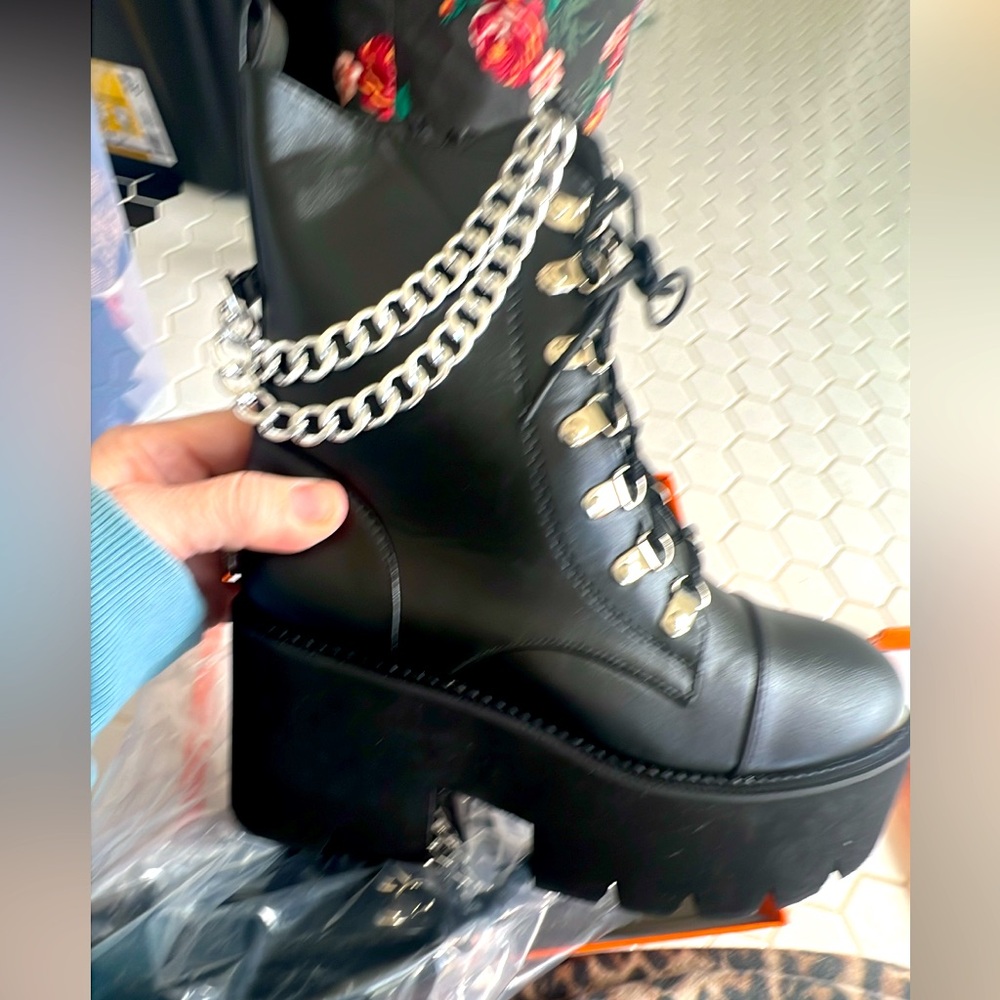 NWT. Lack platform combat boots size 8